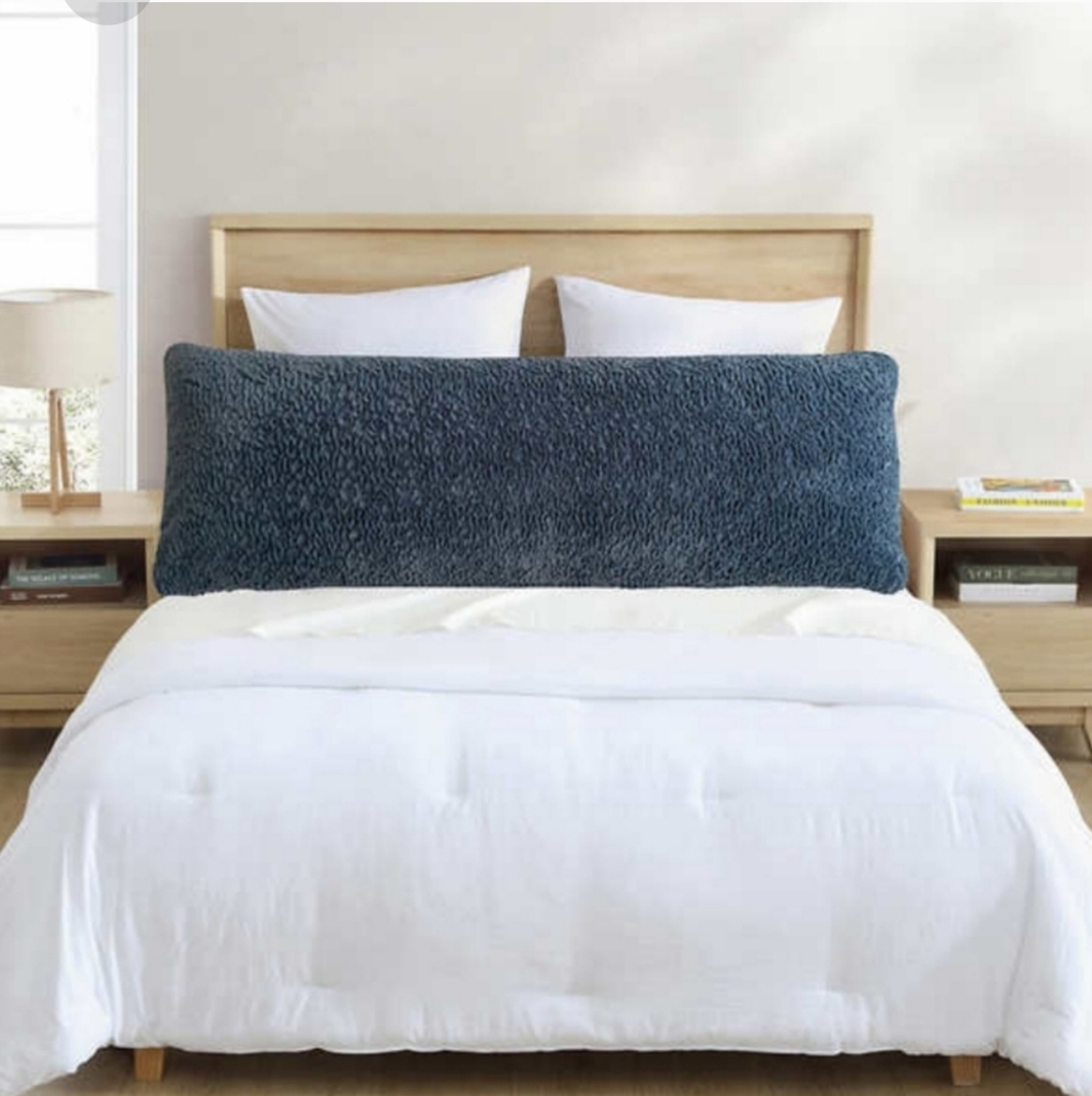 Sutton Place Whisper Body Pillow, new - Picture 1 of 6
